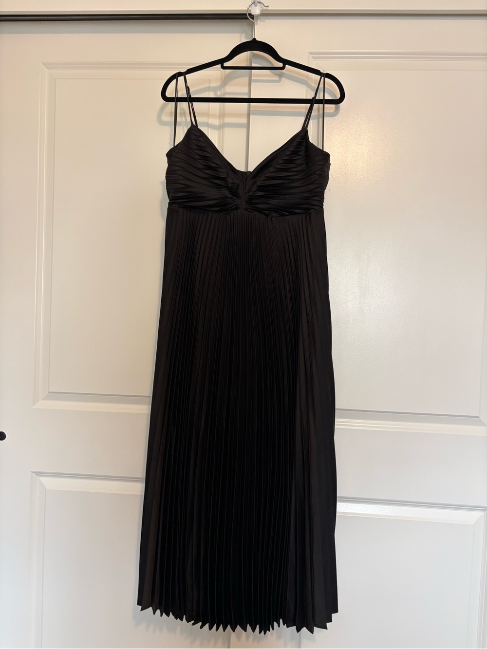 Lush Black Pleated Midi Dress with Spaghetti Straps
